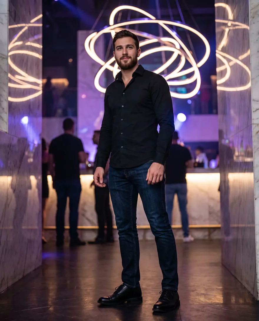 What men should wear at Omnia Nightclub: button-up shirt, dark jeans, dress shoes