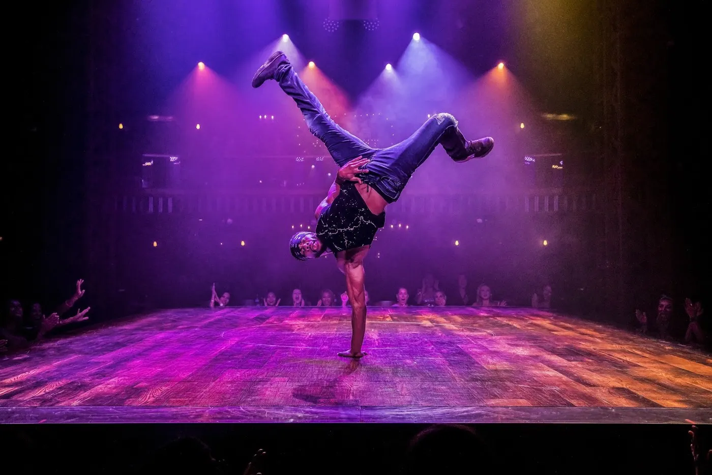 Magic Mike Live breakdance handstand solo
