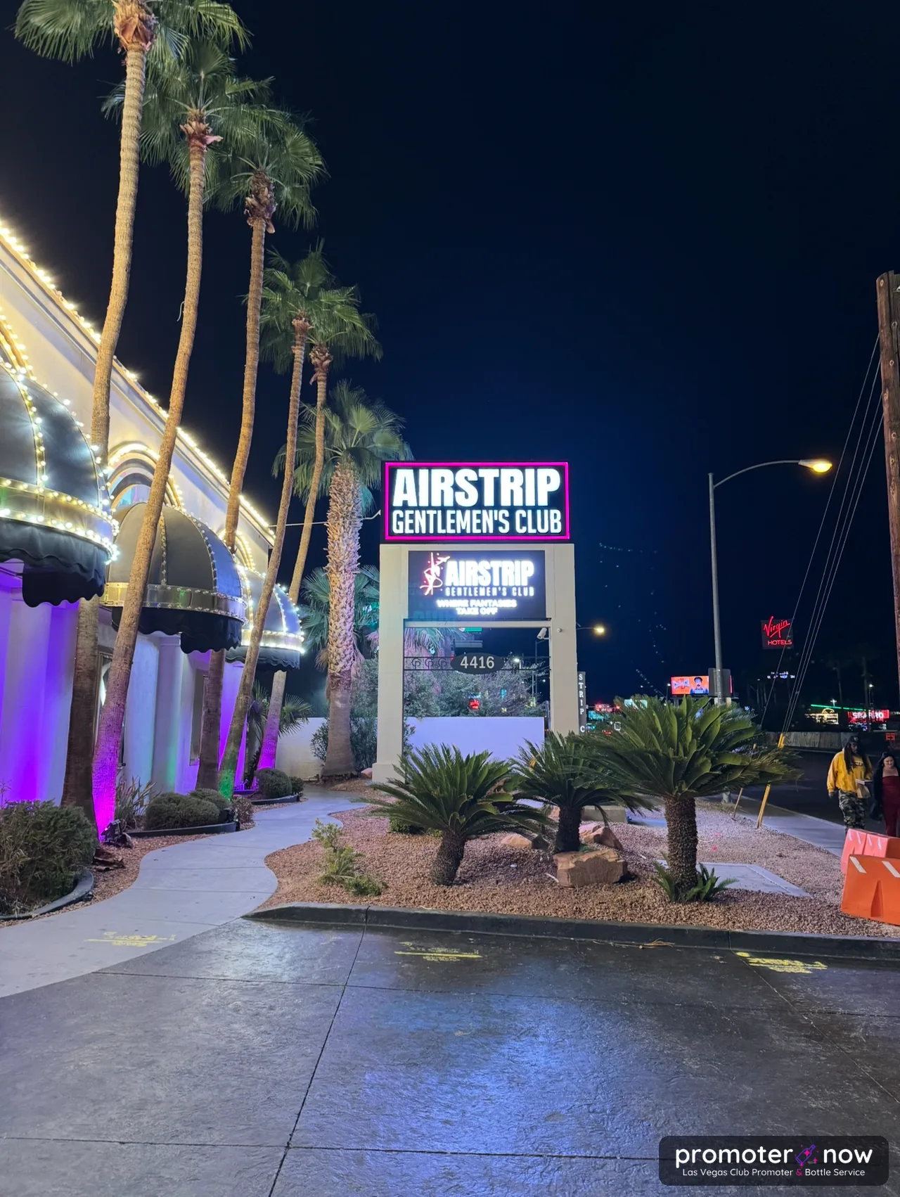 Airstrip Las Vegas main room near the Strip and airport