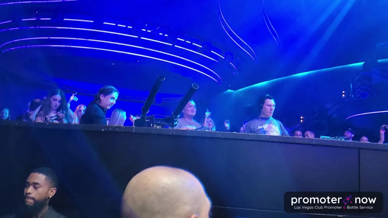 LIV Las Vegas crowd, lighting and production on a headliner night