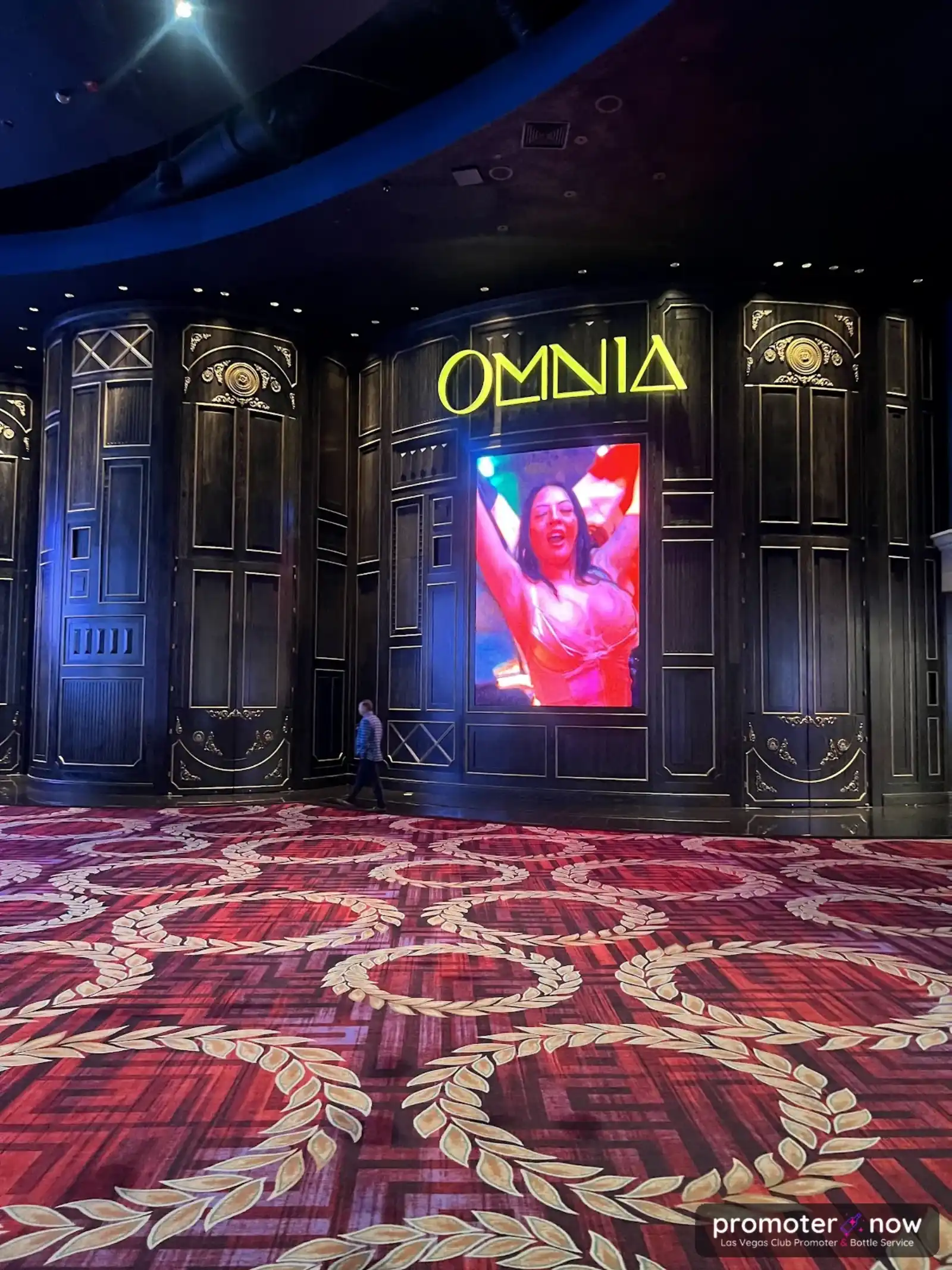 Las Vegas nightclub main room and lighting on a big EDM night